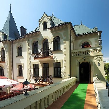 Pensjonat Zamek Dersława Busko-Zdrój Buitenkant foto