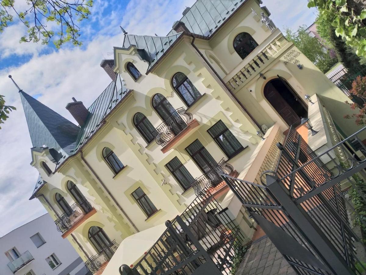 Pensjonat Zamek Dersława Busko-Zdrój Buitenkant foto